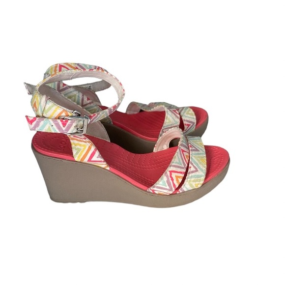 ‼️Sold‼️Crocs Leigh II Ankle Strap Wedge Sandals Sz 6 Pink Multi Chevron Stripe